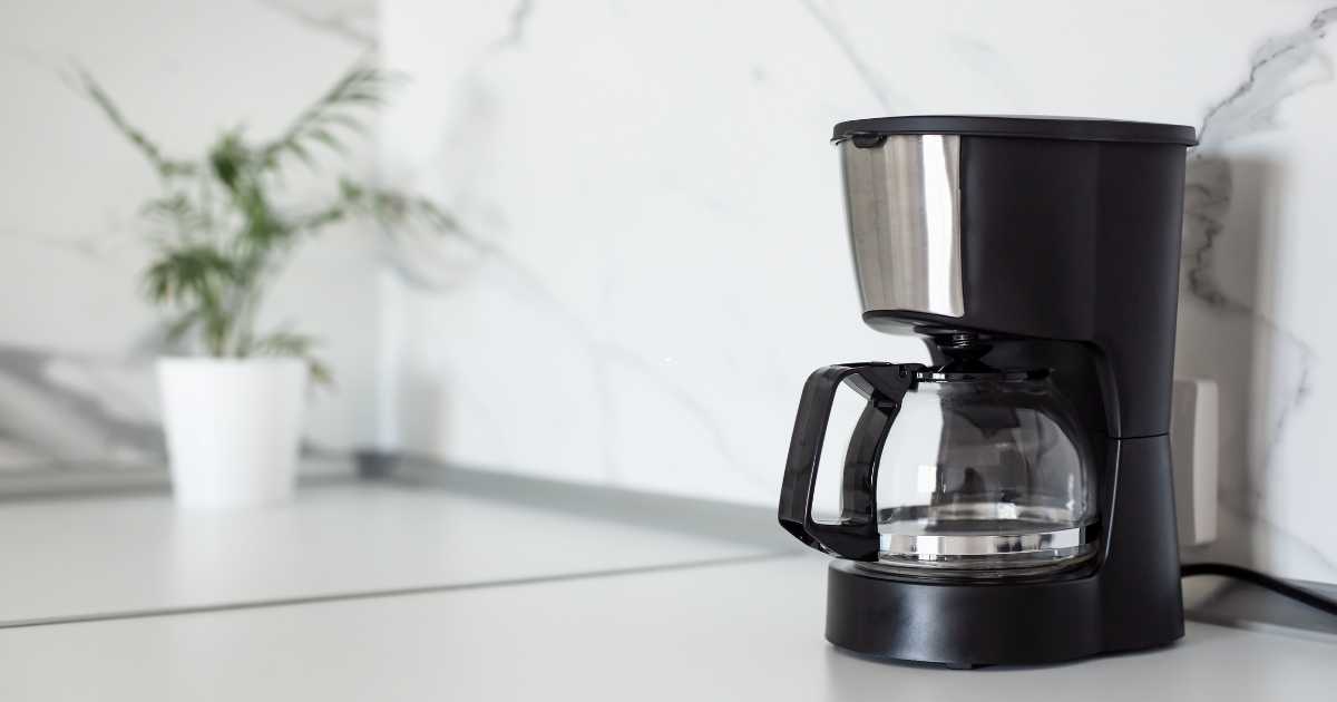 Cafeteira Elétrica Cadence para Ir - Café Rápido para Pais Enquanto as Crianças se Divertem